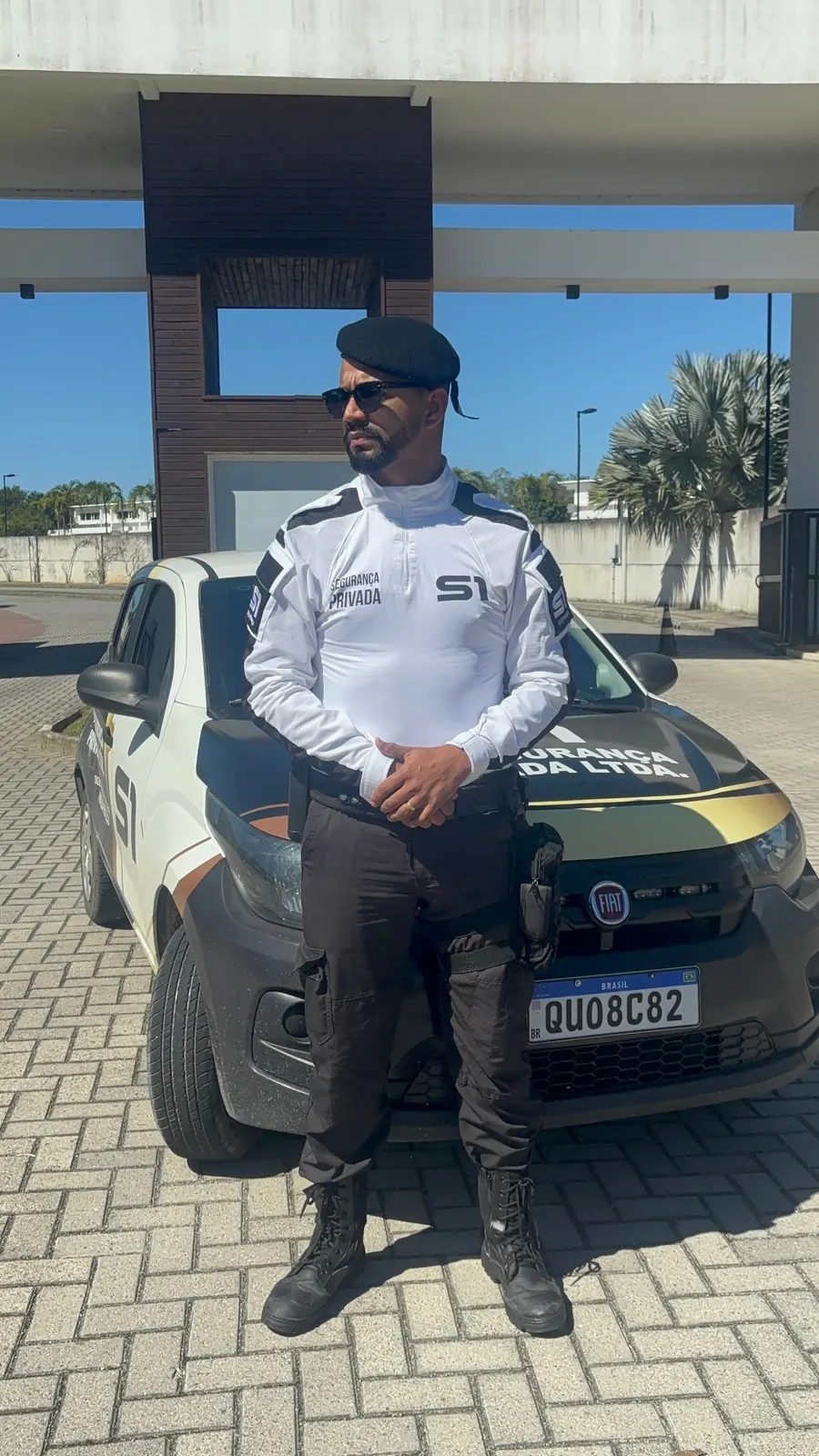 Uniforme cerimonial S1 em portaria